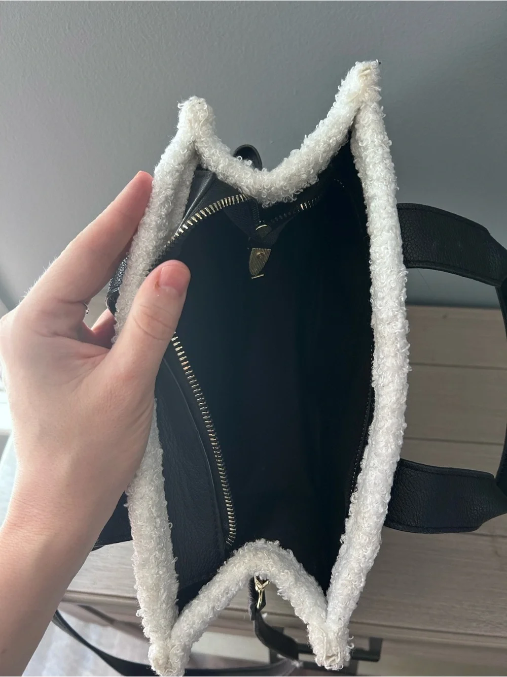 THE TOTE BAG Black and White Sherpa Trim Tote - Picture 7 of 12